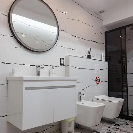 Mon Privé * Tirana