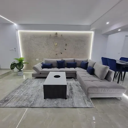Mon Privé * Tirana