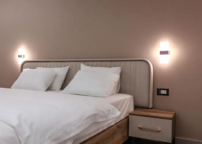 Mon Prive ティラナ