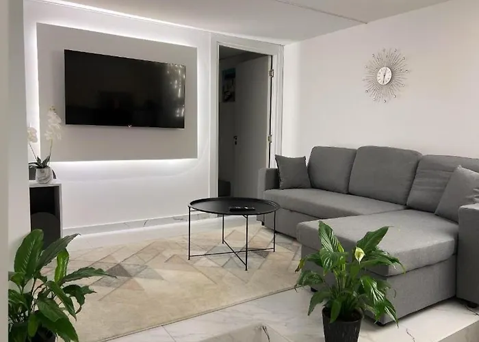 アパート Mon Prive ティラナ